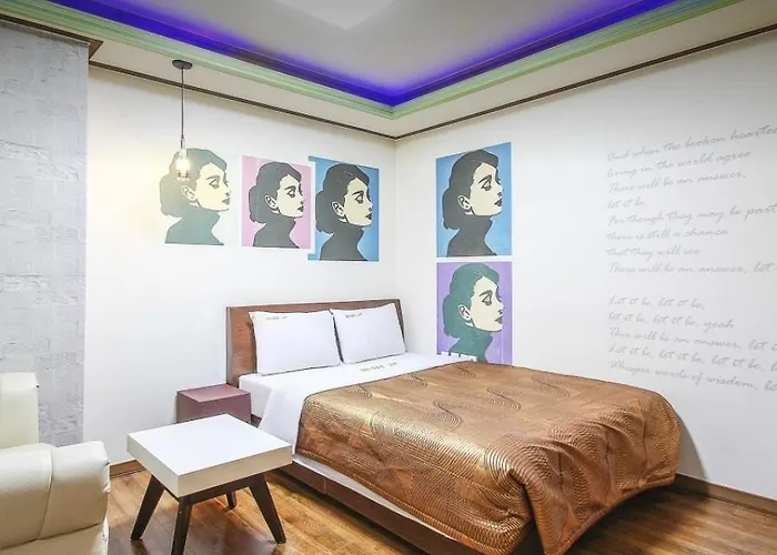 Cube 호텔